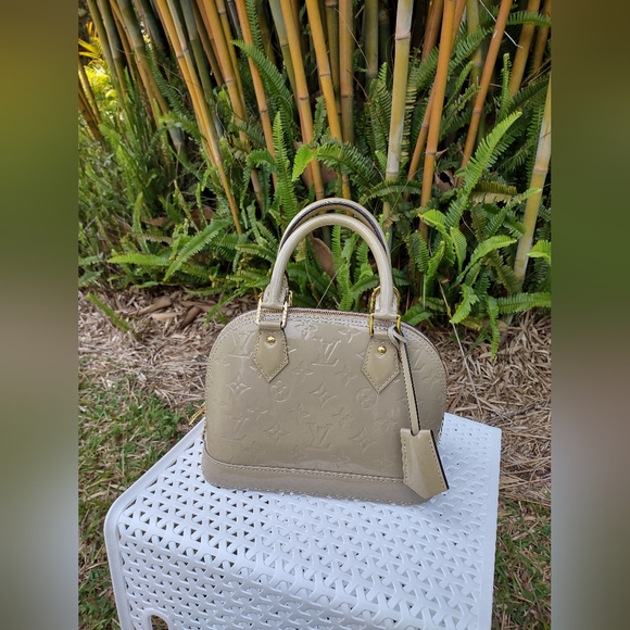 Louis Vuitton Monogram Galet Vernis Alma BB - Picture 16 of 16